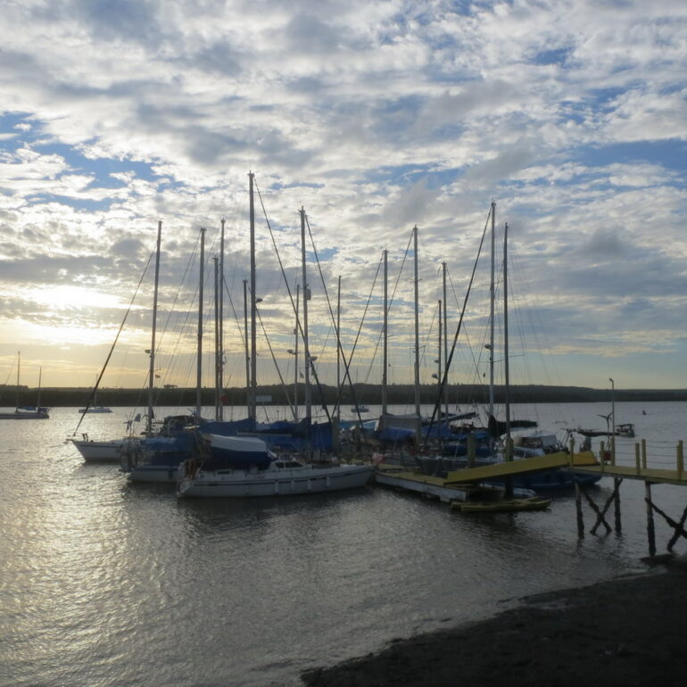 17. Le ponton B de a marina de Jacaré village