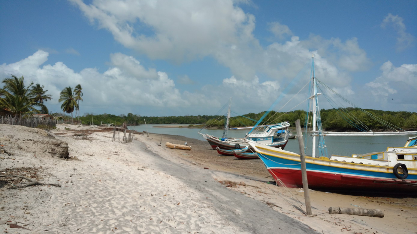 17. Le village de Bato Vento sur l'île de Maiao juste en face