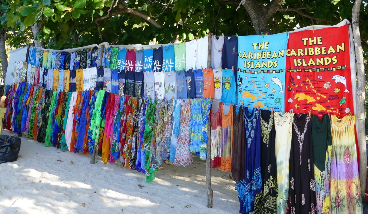 17. Mayreau, Salt whistle bay, on vend à l'étendue