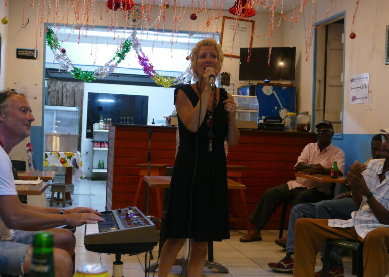 18. Boeuf musical chez Judith à Saint-Louis ; Delplhine et Yves