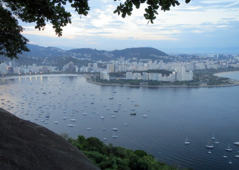 18. Du morro d'Urca vue sur les quartiers de Botafogo et de Flamengo