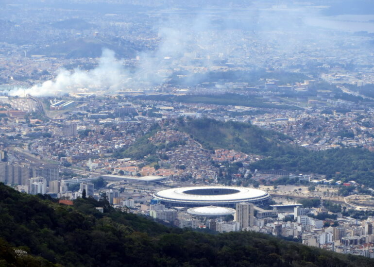 19. Le fameux stade de Maracana, qui peut accueillir 100 000 spectateurs