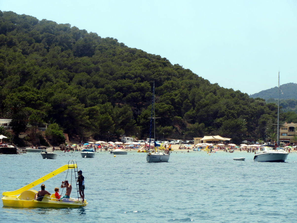 16. Ibiza, cala Longa, une plage très fréquentée