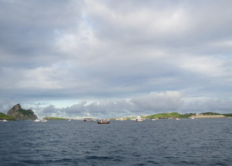 19. Plan large sur la baia de Sao Antonio (la zone de mouillage)