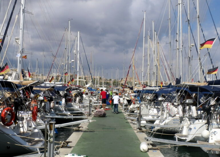 2. Palma, la marina RCNP ; il y a du monde, une forte colonie allemande