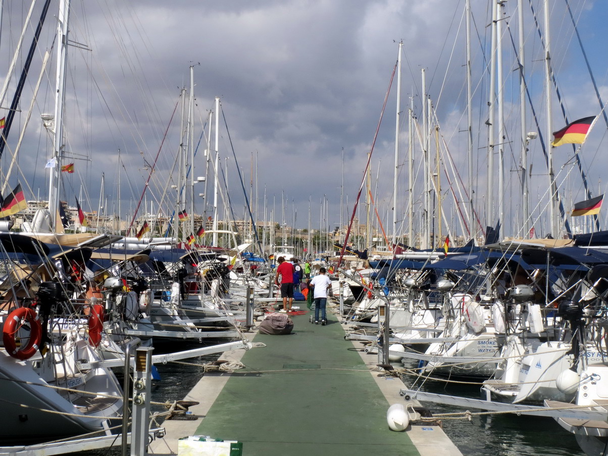 2. Palma, la marina RCNP ; il y a du monde, une forte colonie allemande