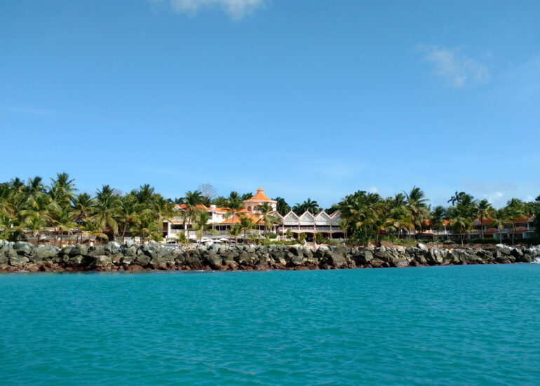 20. Coco reef, le resort en face de notre mouillage