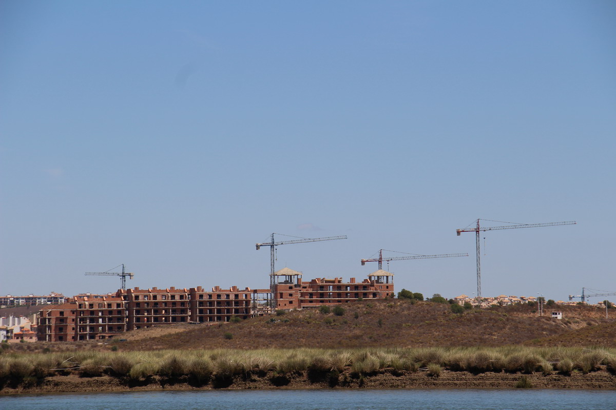 22. Le Guadiana, rive espagnole, des chantiers mais des clients devenus plus rares