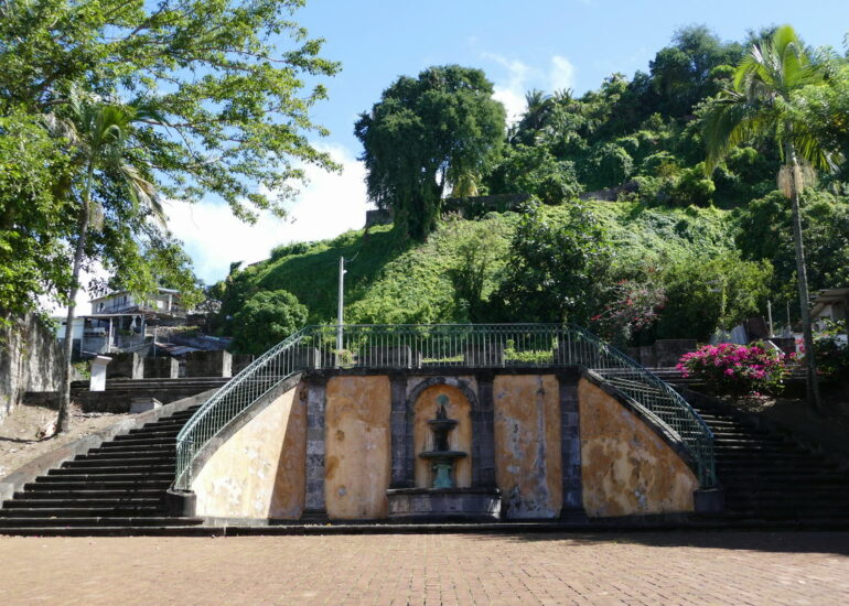 22. Saint-Pierre ; le théâtre détruit
