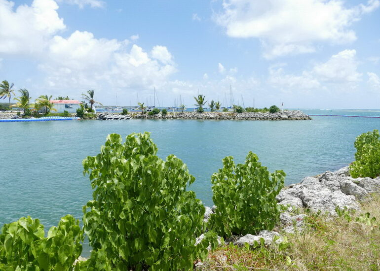 22. St François, le chenal d'accès à la marina et la zone de mouillage