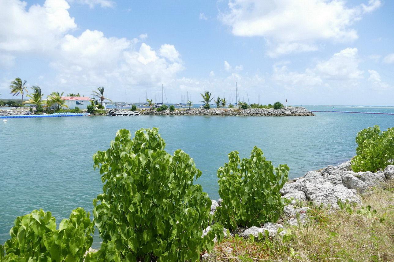 22. St François, le chenal d'accès à la marina et la zone de mouillage