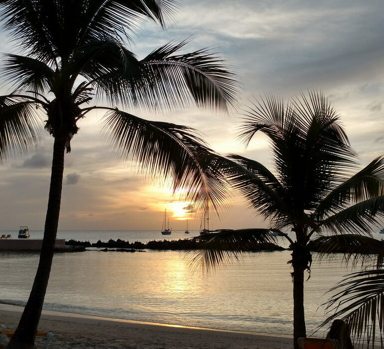 23. Coco reef, le resort en face de notre mouillage