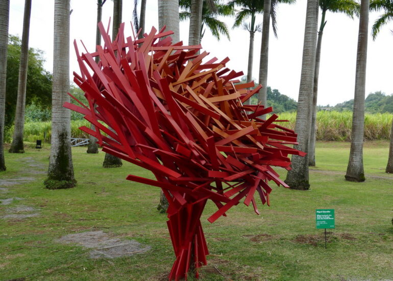 23. L'habitation Clément ; Fractal flowers, sculpture de Miguel Chevalier