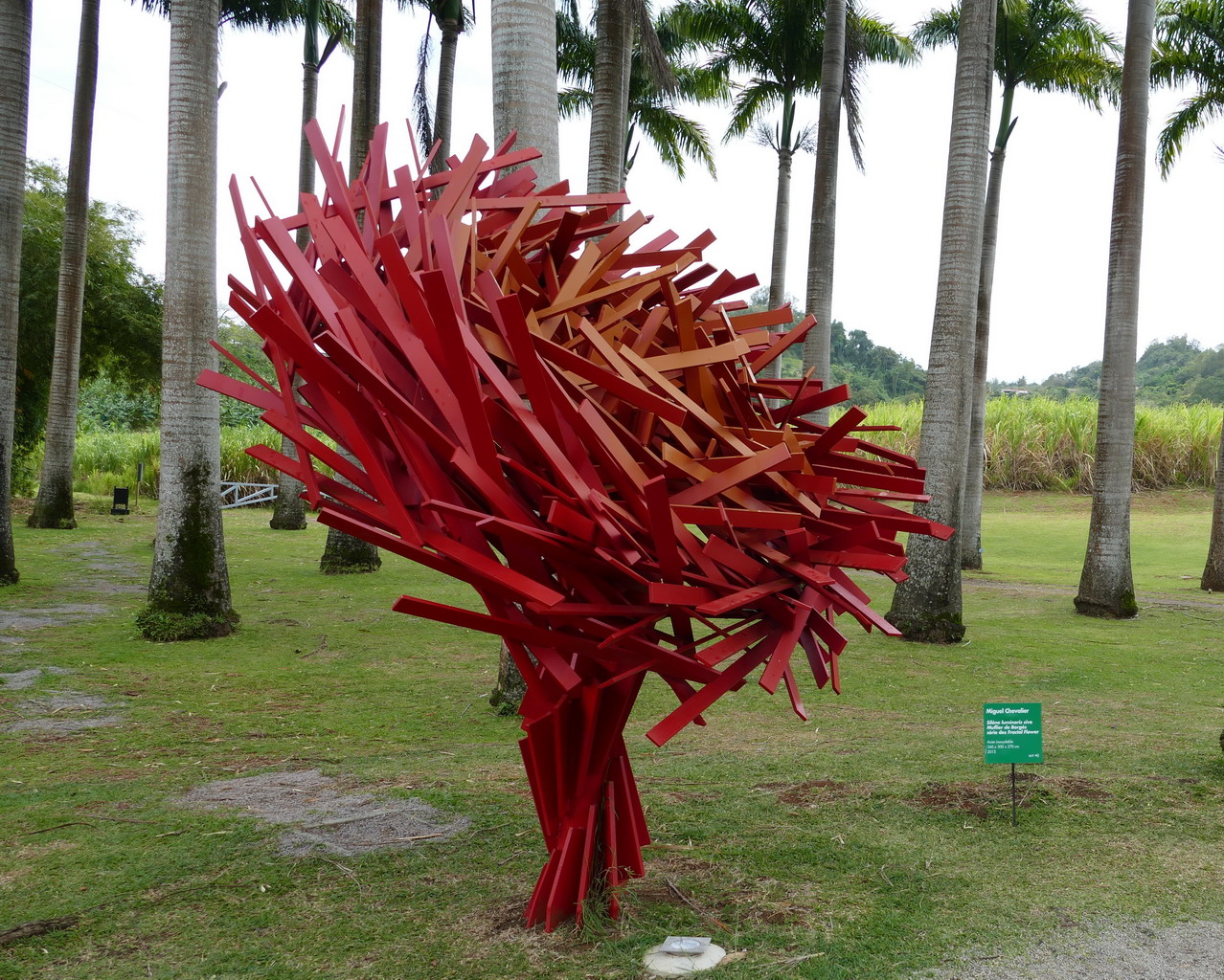 23. L'habitation Clément ; Fractal flowers, sculpture de Miguel Chevalier