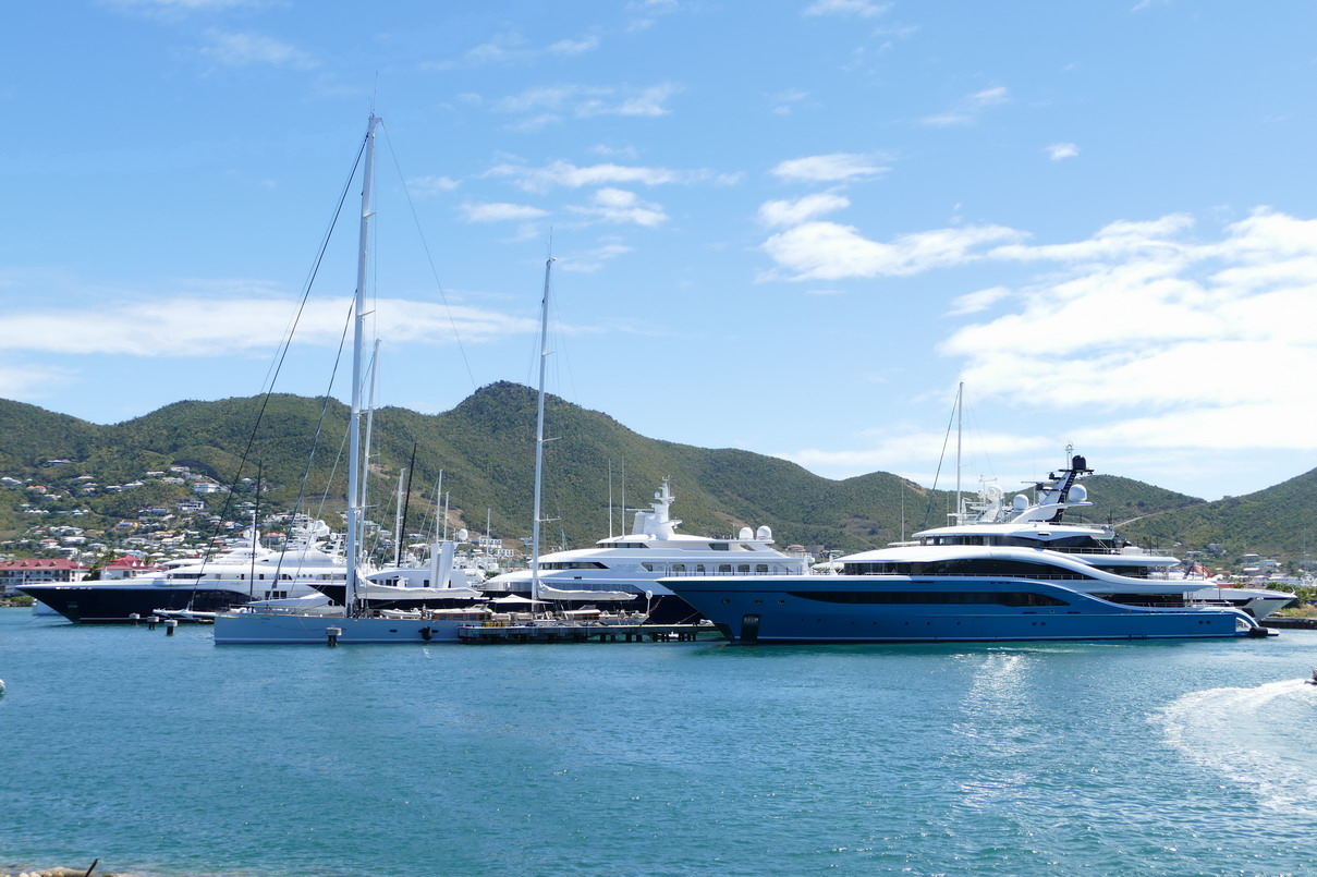 23. Sint Maarten, Simpson bay lagoon, les grands yachts y ont leur place