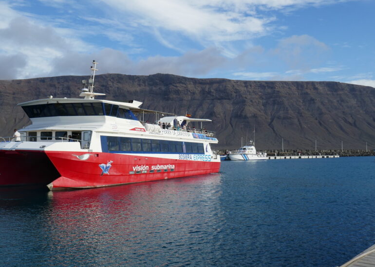 24. La Graciosa, ici c'est la ronde des ferrys