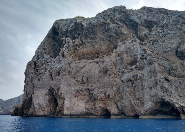 24. La côte NW, cabo de Catalunya