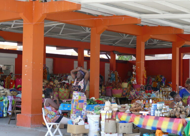 24. Marie-Galante ; Grand-Bourg, le marché artisanal