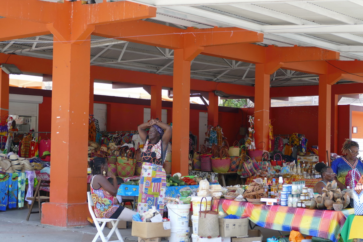 24. Marie-Galante ; Grand-Bourg, le marché artisanal