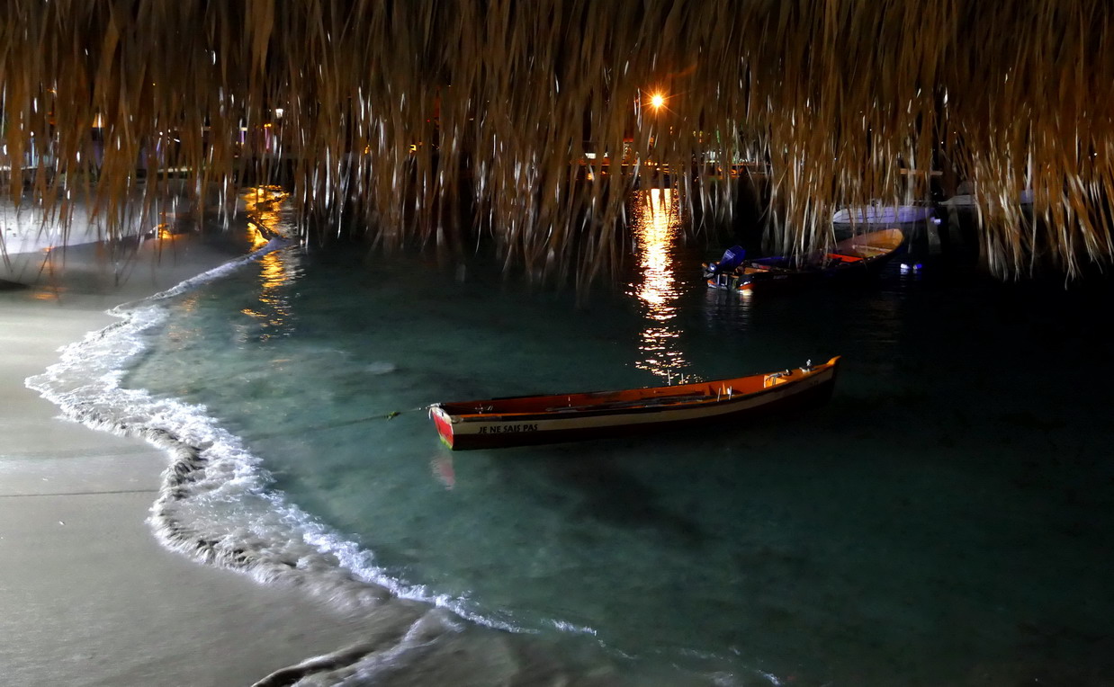 26. La Martinique, Ste Anne, de la Dunette, restaurant de bord de mer