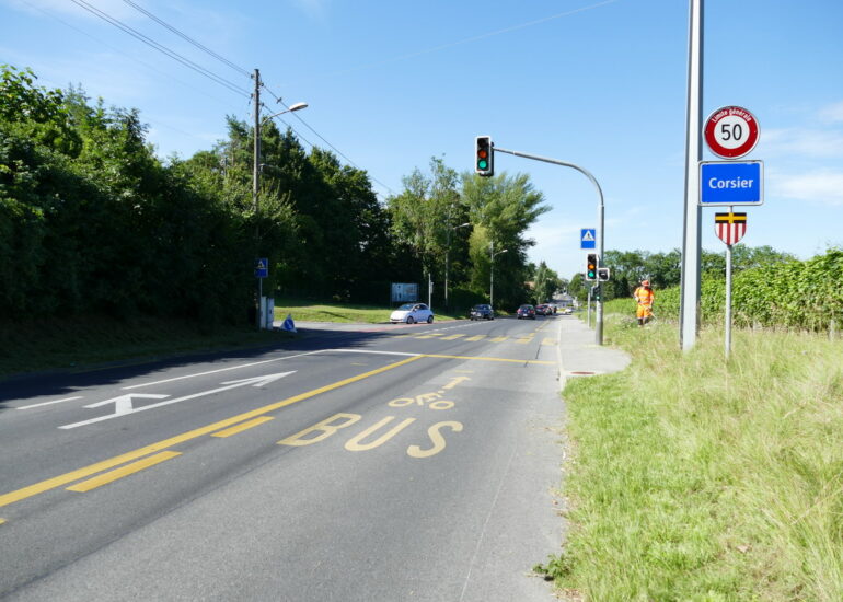 26. Lac Léman - ici, nous partageons la chaussée avec les bus