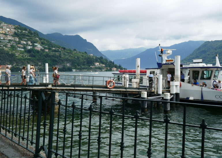 26. Lac de Côme, l'embarcadère de Cernobbio, départ de notre croisière vers Bellaghio