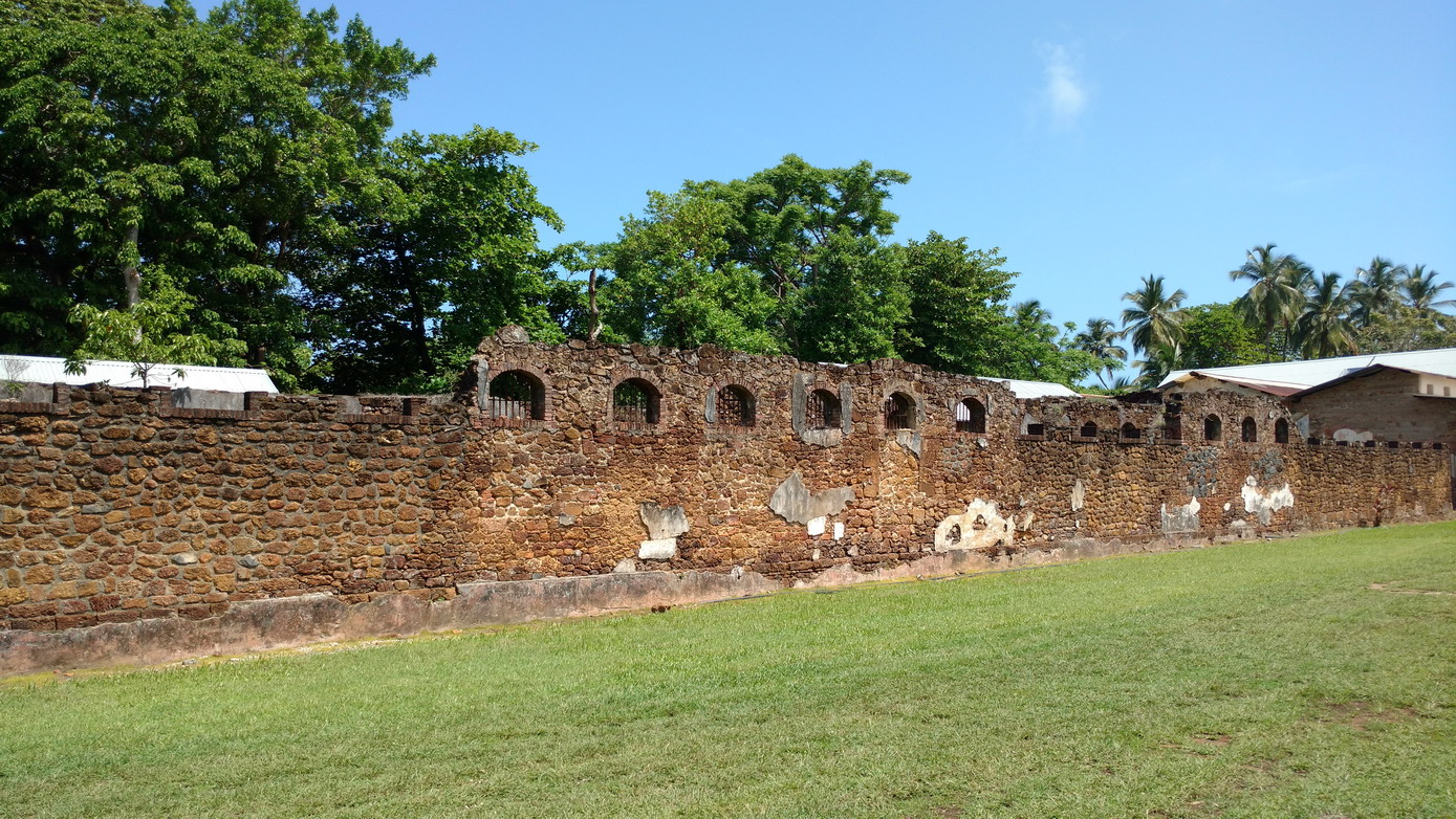 26. Île Royale, l'enceinte du pénitencier