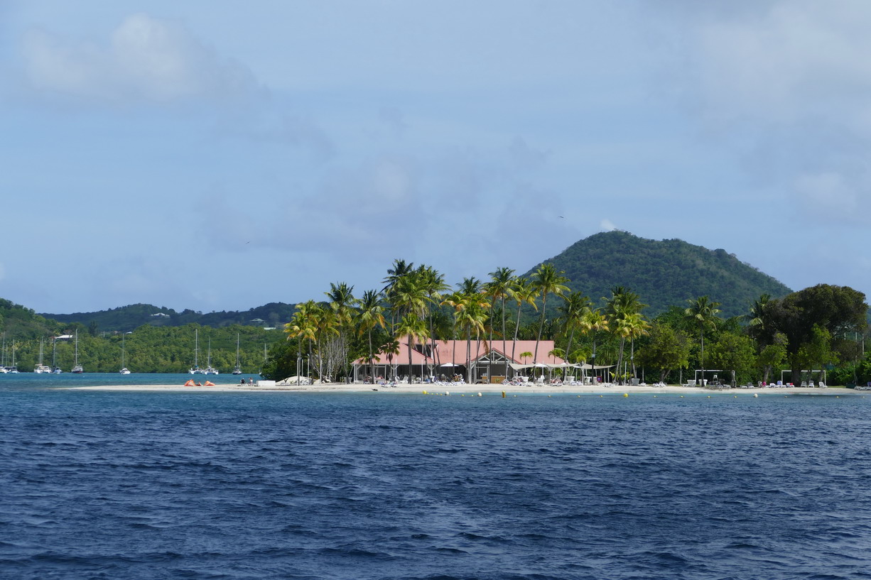 27. La Martinique, Ste Anne, le Club med s'est offert la presqu'île des Boucaniers