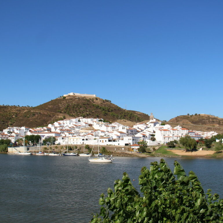 28. Le Guadiana, Sanlucar de Guadiana sur la rive espagnole