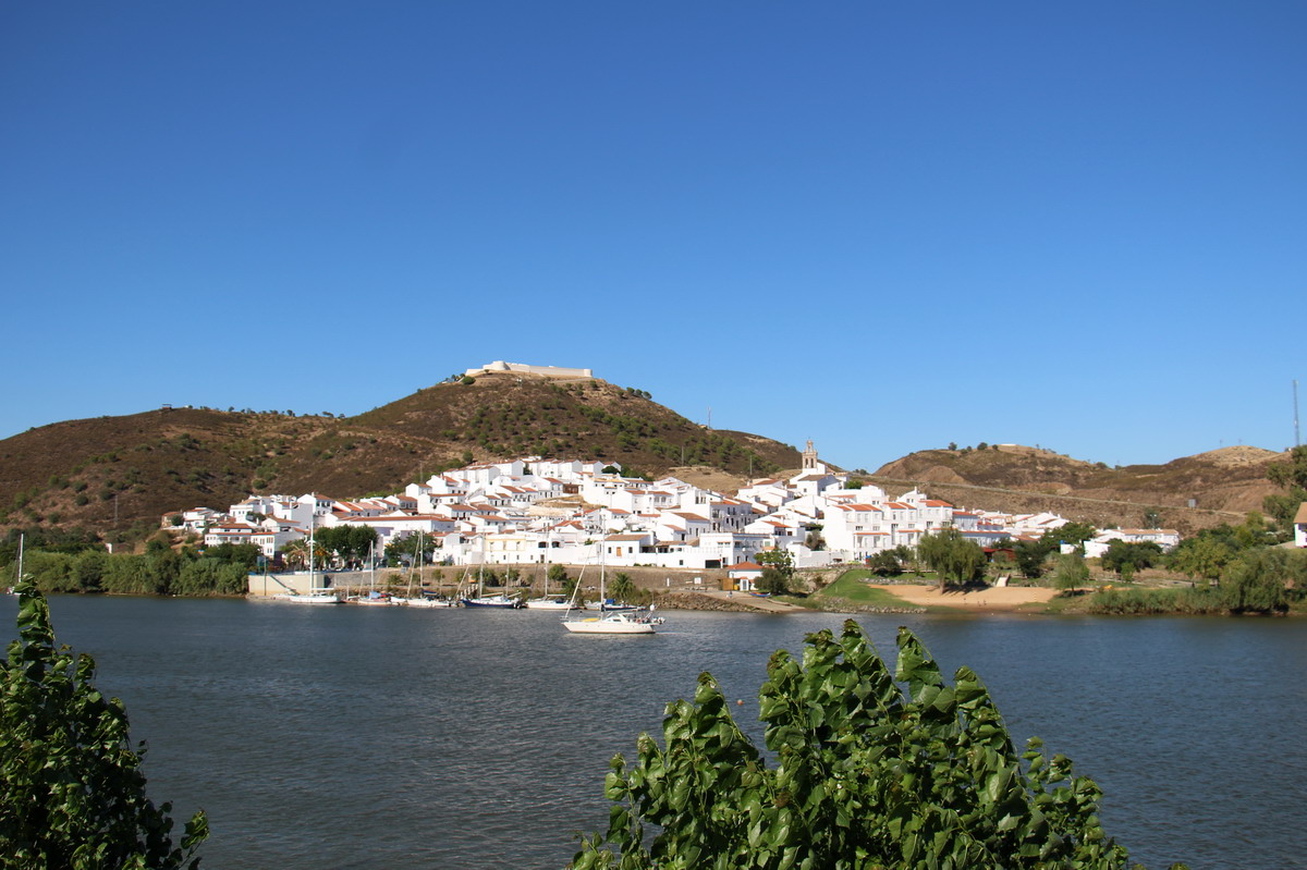 28. Le Guadiana, Sanlucar de Guadiana sur la rive espagnole