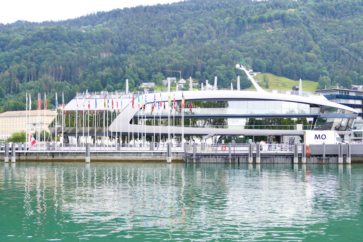 28. Le lac de Constance - Bregenz, un café-restaurant en forme de bateau