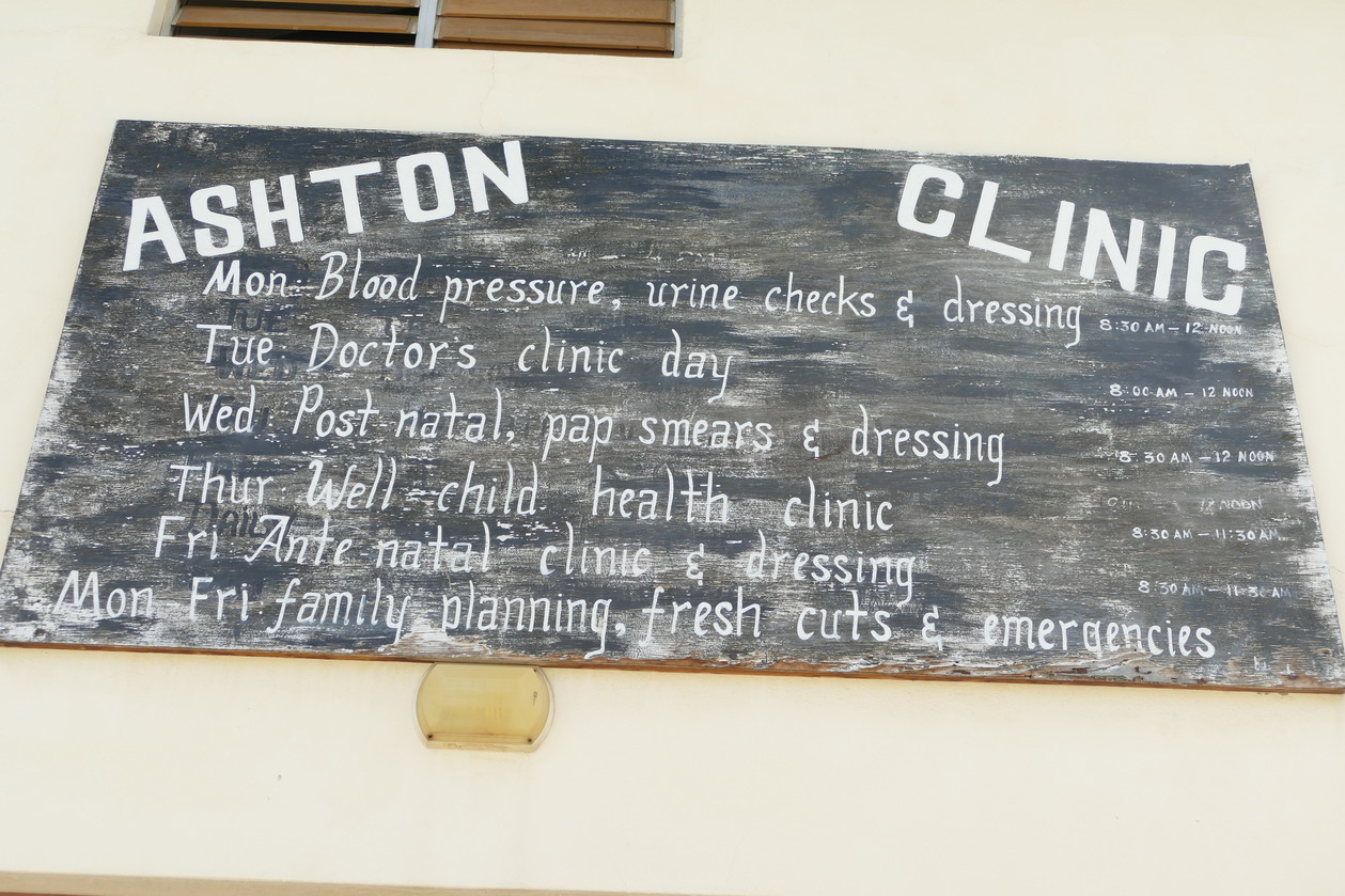 28. Union island, de Chatham bay à Clifton harbour, le village d'Ashton, mieux vaut ne pas avoir d'urgence !