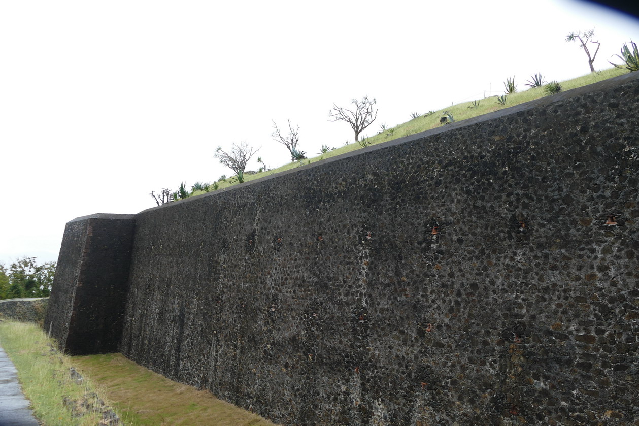 29. L'archipel des Saintes ; le fort Napoléon