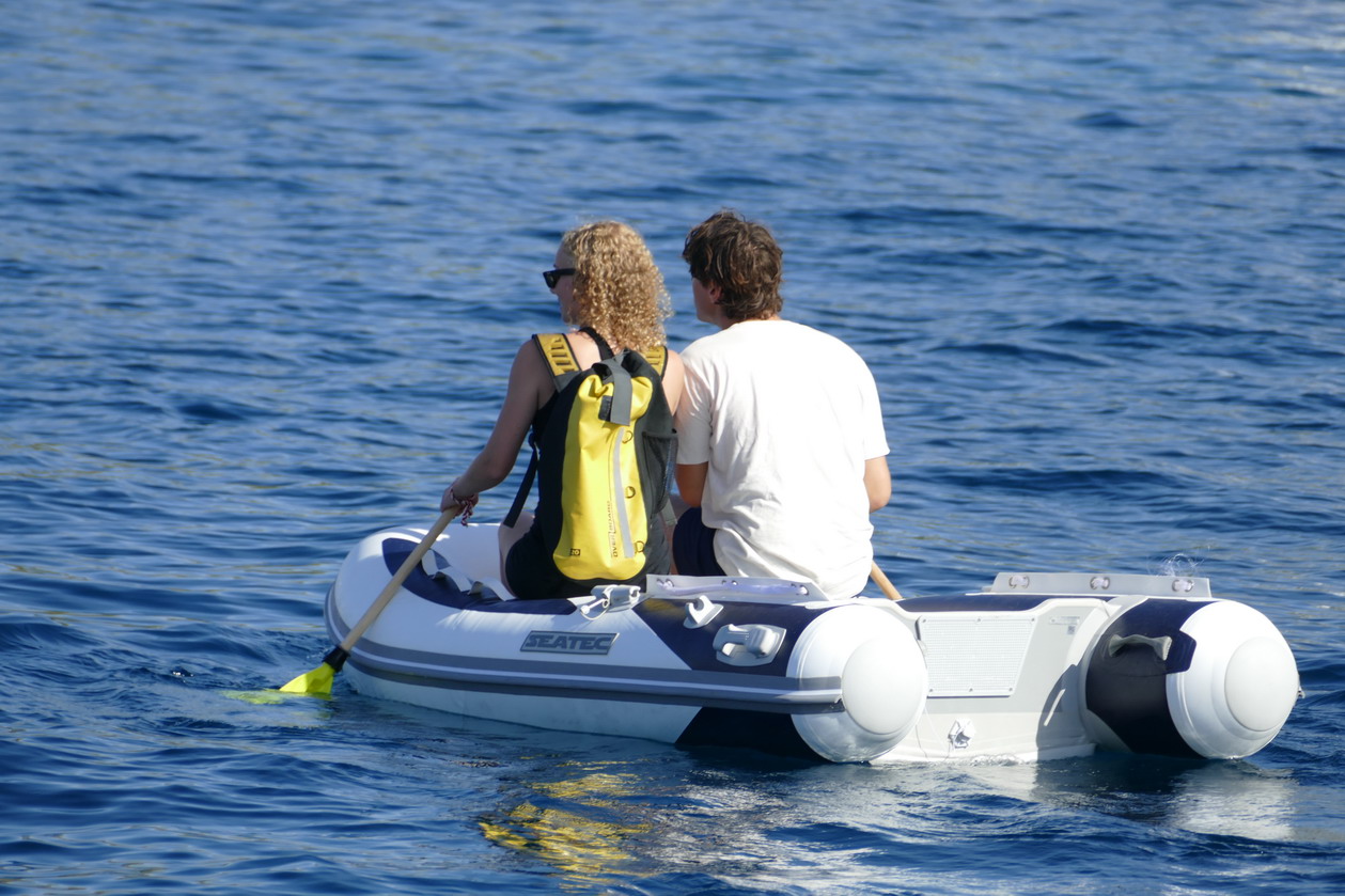 29. Retour à Portinatx - quand le hors-bord a pris l'eau, il faut pagayer !