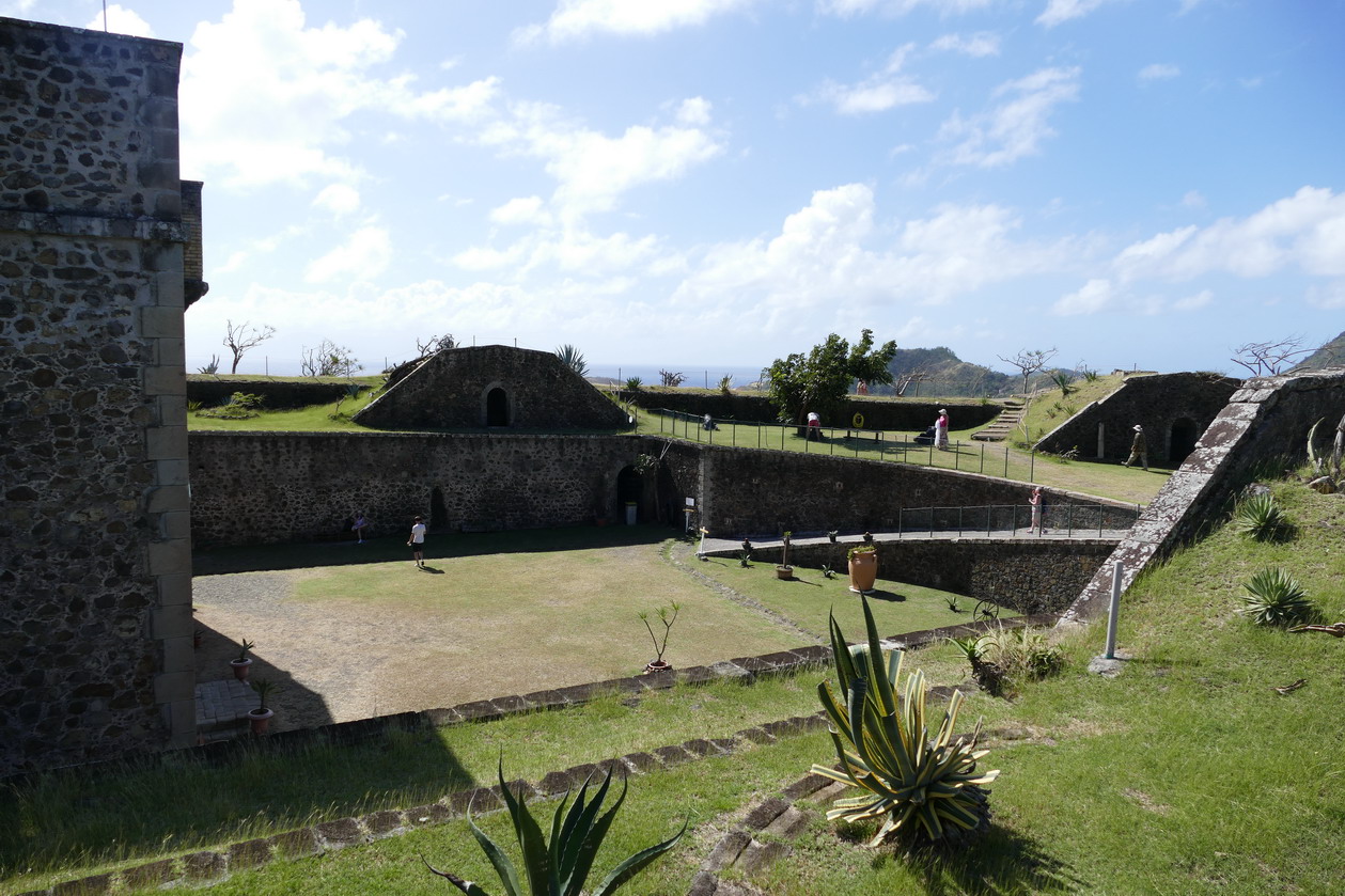 30. L'archipel des Saintes ; le fort Napoléon