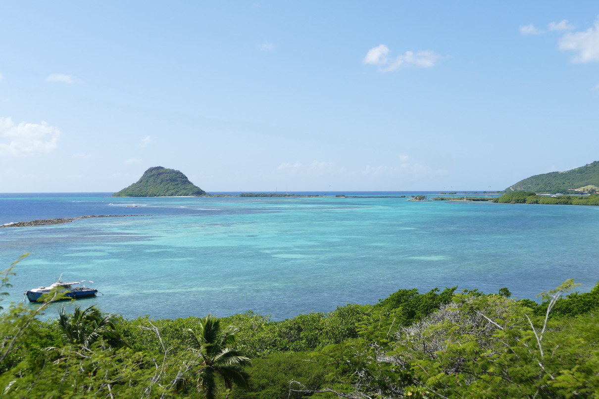 1. Union island, Frigate island, presqu'île débordand le sud de l'île