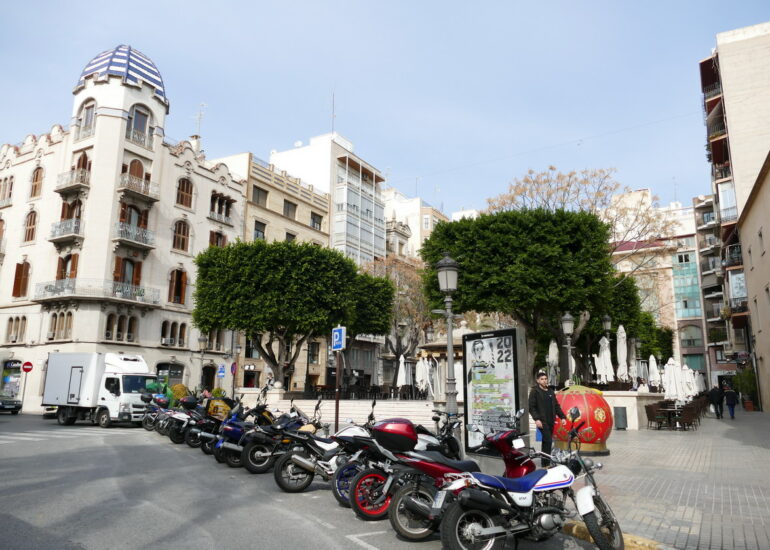 32. Elche