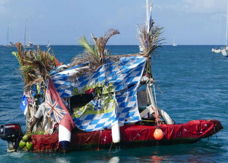 32. Ste Lucie, Rodney bay, ... et ça flotte, on ne sait trop comment !