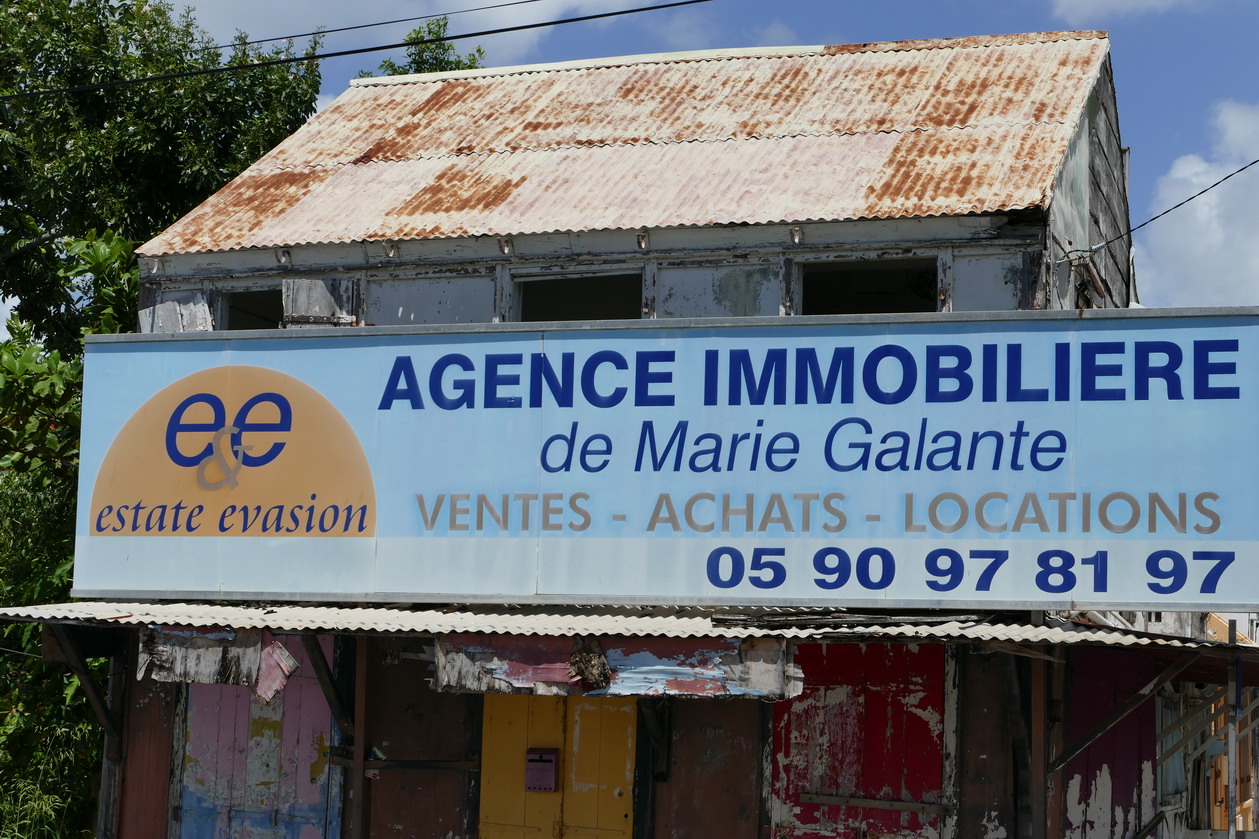 33. Marie-Galante ; Grand-Bourg, une agence immobilière qui promet !