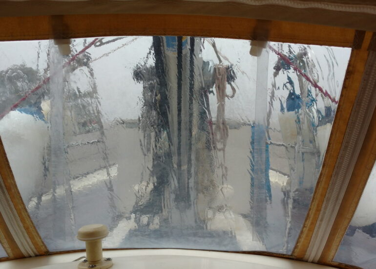 36. Sous la pluie chaude