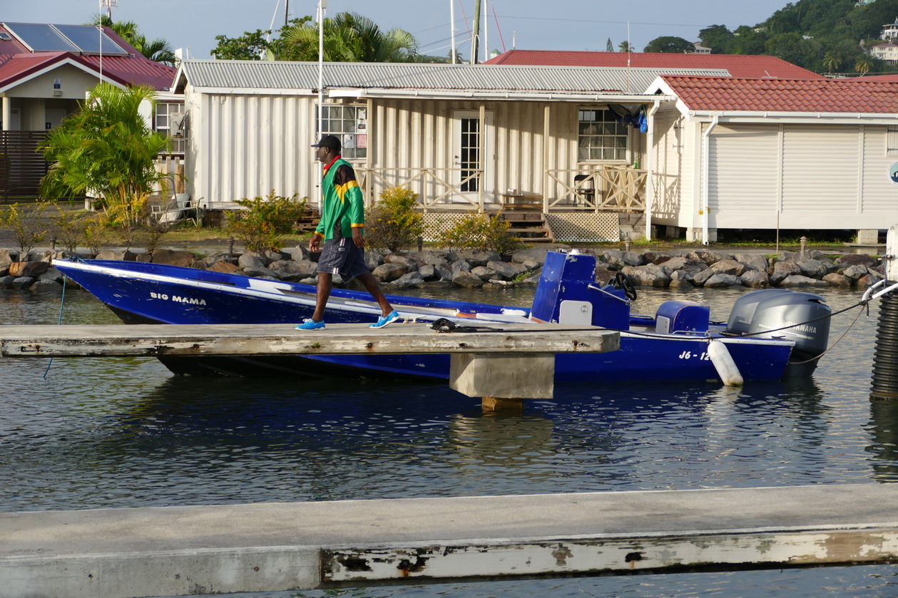 36. Ste Lucie, Rodney bay, la marina IGY, une barque