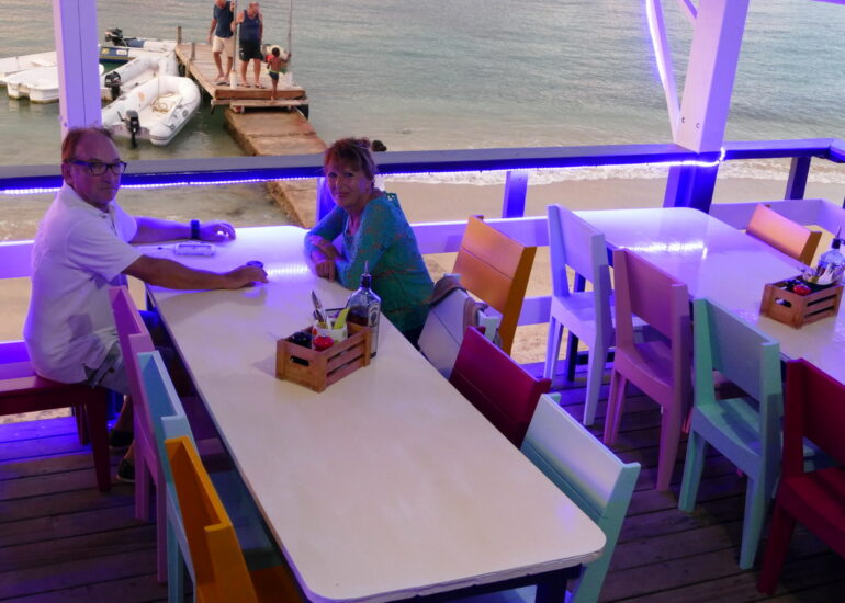 37. Au restaurant Lazy Turtle sur la plage