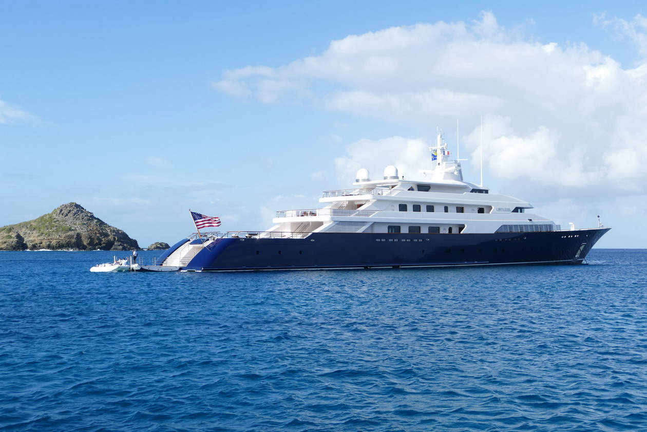 37. St Barth, l'anse du Colombier, Limitless, un yacht de 96 m juste à côté de nous