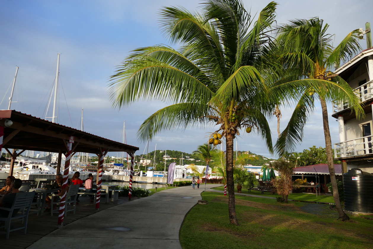 37. Ste Lucie, Rodney bay, la marina IGY, les restaurants au bord de l'eau