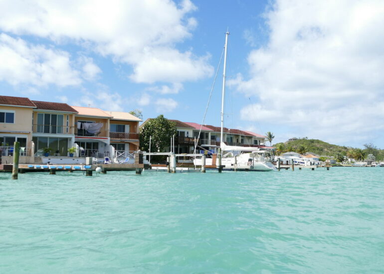 38. Antigua, la lagune de Jolly harbour
