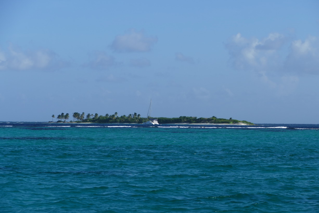 38. Les Tobago cays, le mouillage de Petit Tabac derrière le reef