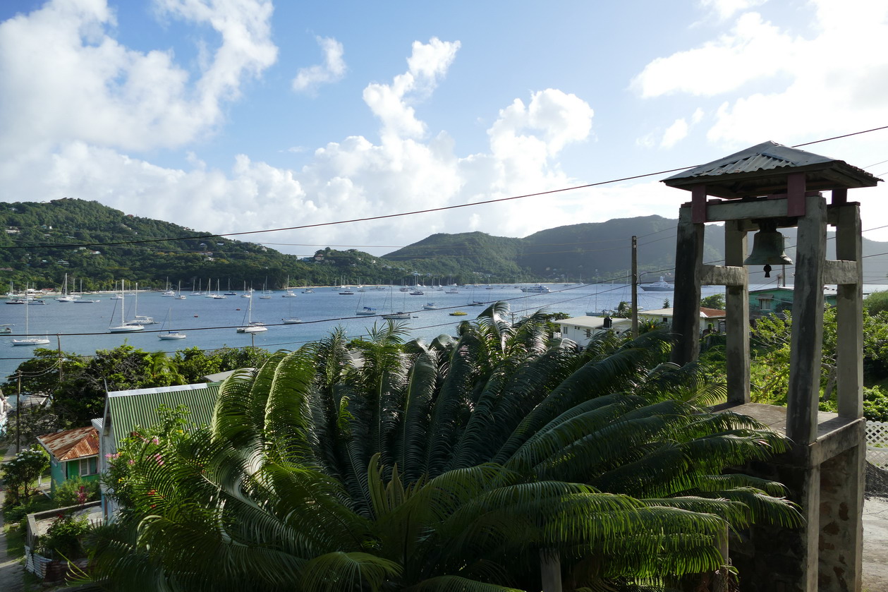 40. Bequia, Admiralty bay, de la petite église catholique en réfection sur la rive nord