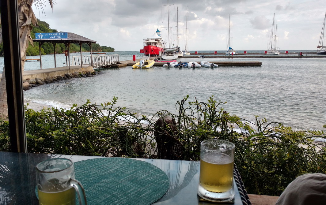 40. Du restaurant de la marina du Phare bleu à l'est de Calivigny island