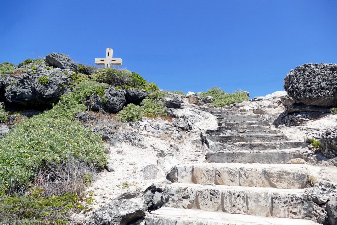 40. Guadeloupe, la Pointe des châteaux, ça monte