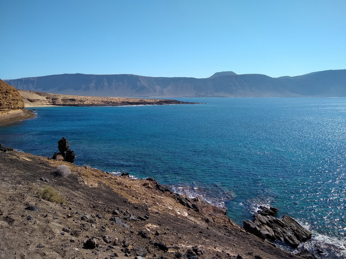 40. La Graciosa - la côte sud, déchiquetée